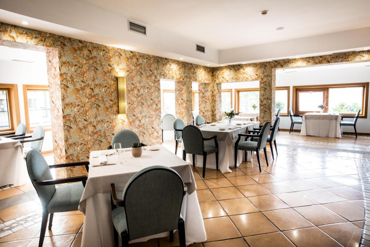 Pazo Los Escudos Hotel Spa & Resort Vigo Dış mekan fotoğraf Restaurant