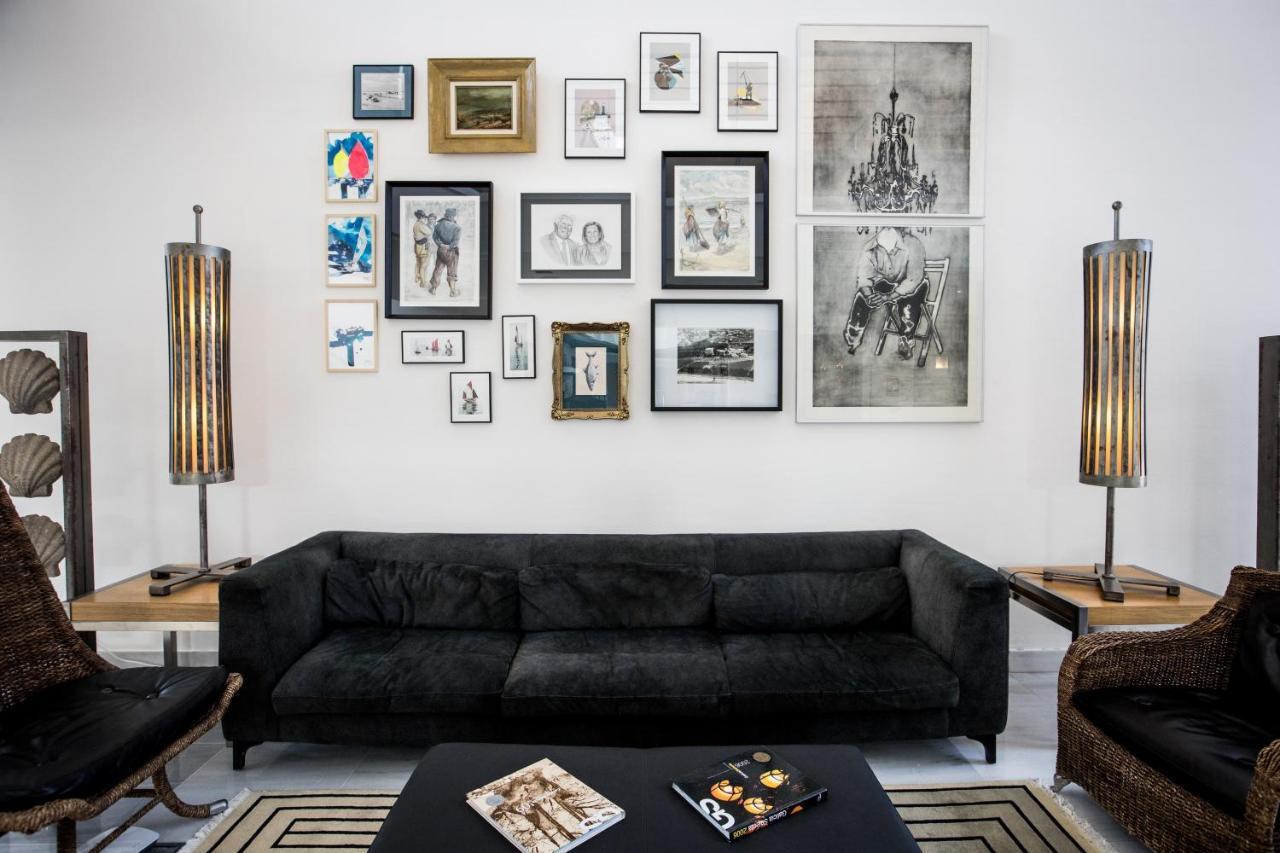Pazo Los Escudos Hotel Spa & Resort Vigo Dış mekan fotoğraf A gallery wall