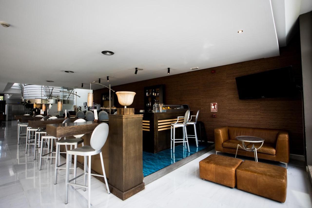 Pazo Los Escudos Hotel Spa & Resort Vigo Dış mekan fotoğraf The lounge at the airport.